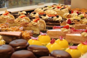 Diverse smaken punten gebak - Brood & Banketbakkerij Sterk Nieuwegein